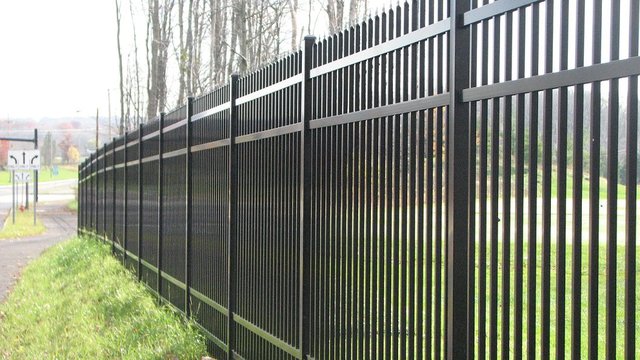 commercial-fencing